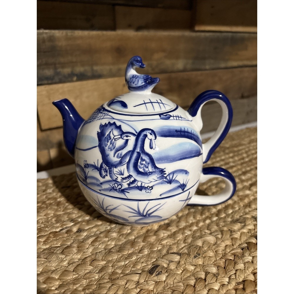 Blue & White Chinese Duck tea for one Stackable hand-painted Teapot Cup Combo